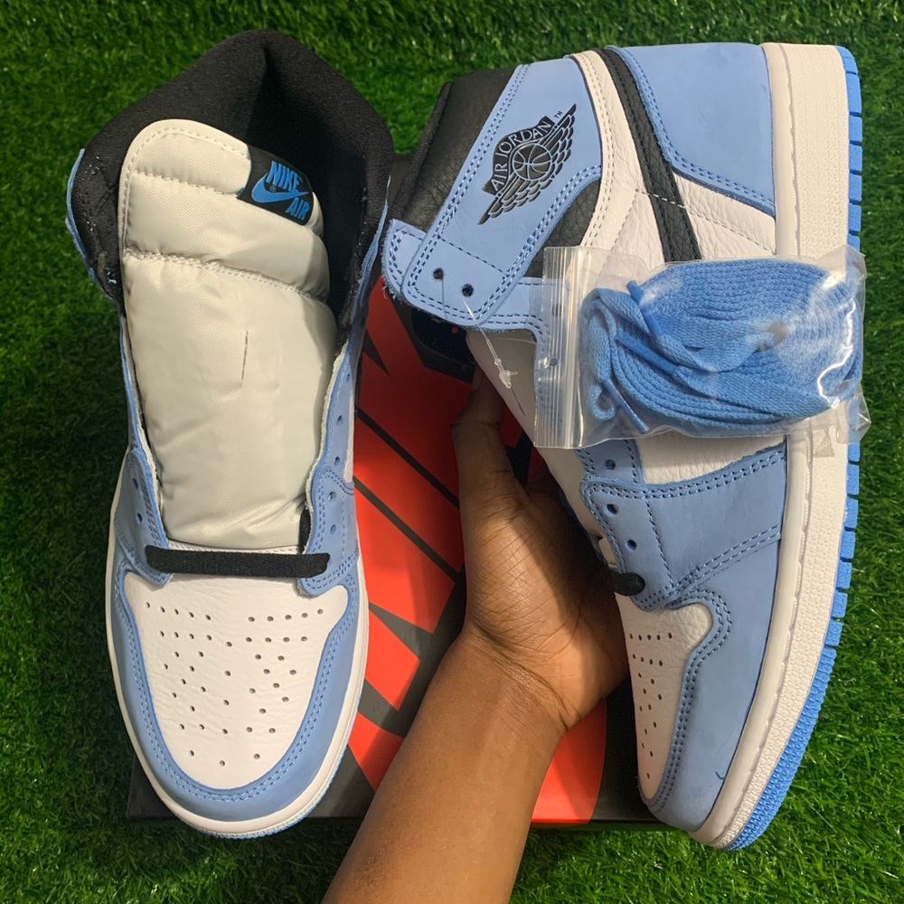 2021 Air Jordan 1 Retro High OG “University Blue” - Picture 7 of 14
